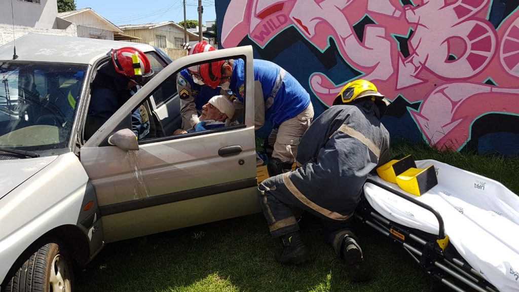 Homem fica ferido em forte colisão no São Cristóvão