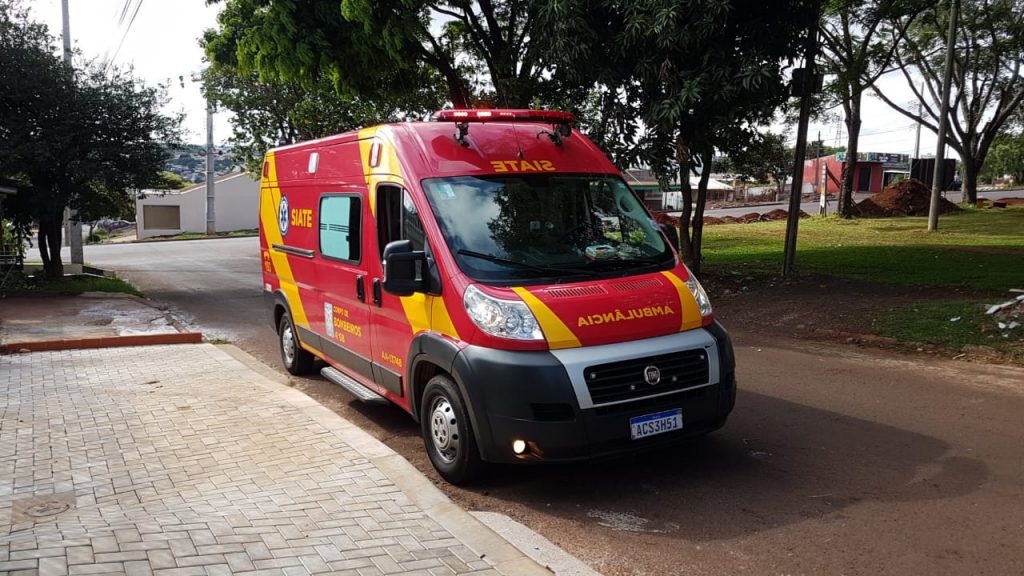 Motociclista de 20 anos fica ferido em acidente no Brasmadeira