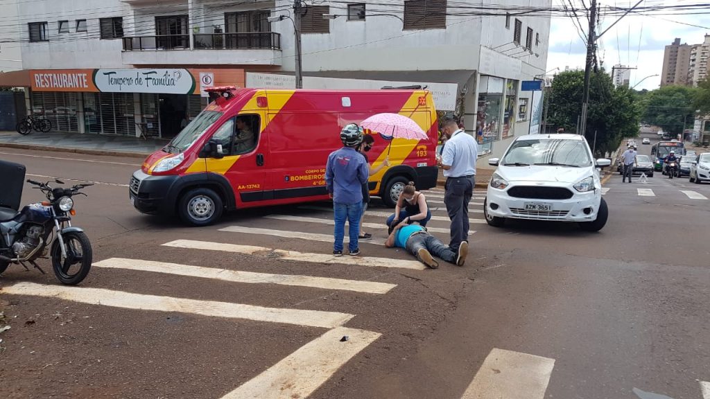 Entregador de comida por aplicativo fica ferido em acidente no Centro