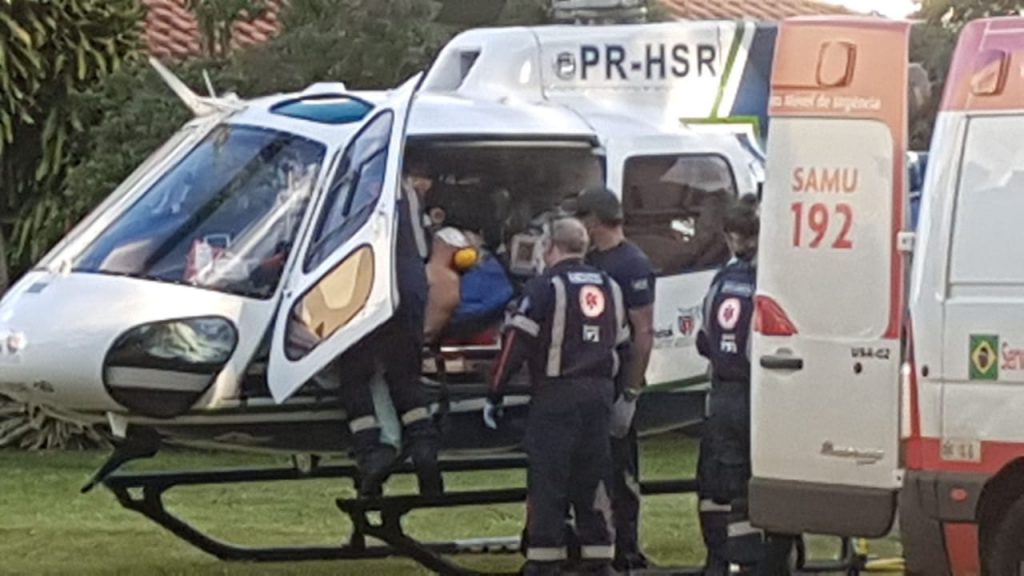 Paciente em estado gravíssimo é trazido de helicóptero de Guaíra a Cascavel