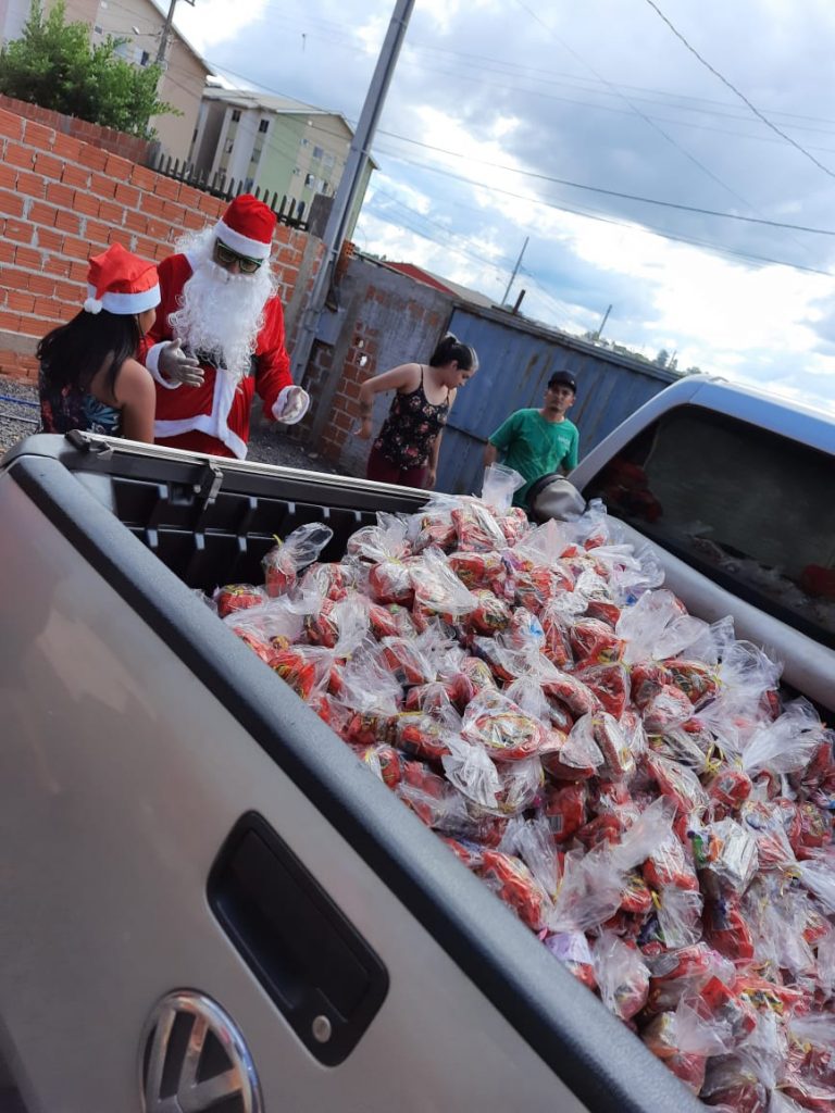Grupo ‘Humild’s Cascavel Car’ realiza ação de Natal em Cascavel; mais de 1.200 cestinhas foram distribuídas