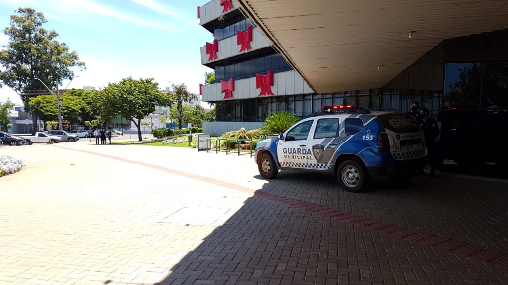 Velório de Plínio Destro é realizado na Prefeitura de Cascavel