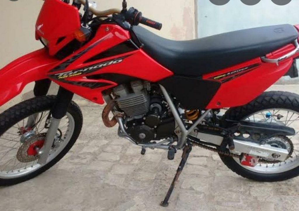 Internauta procura por Honda XR 250 Tornado que foi furtada na Região Oeste