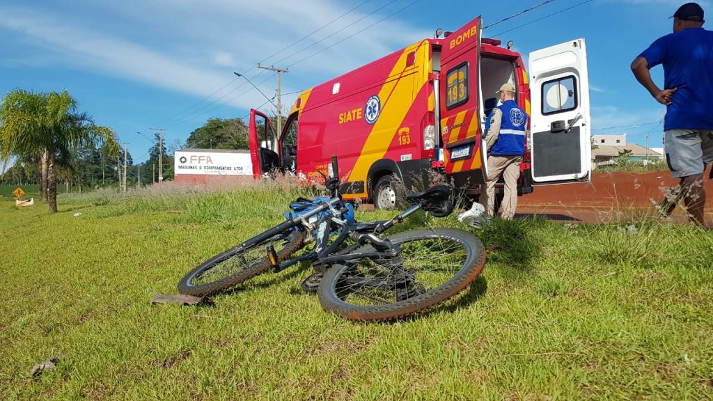 Homem fica ferido ao cair de bicicleta na Avenida Piquiri, na região do Loteamento Barcelona