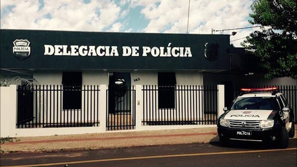 Dez presos fogem da cadeia pública de Santo Antônio do Sudoeste após cavarem túnel