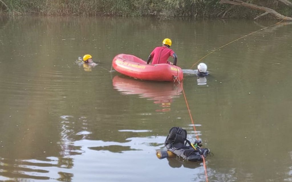 Bombeiros encontram corpo de jovem que se afogou no Rio do Peixe, na região de Grandes Rios
