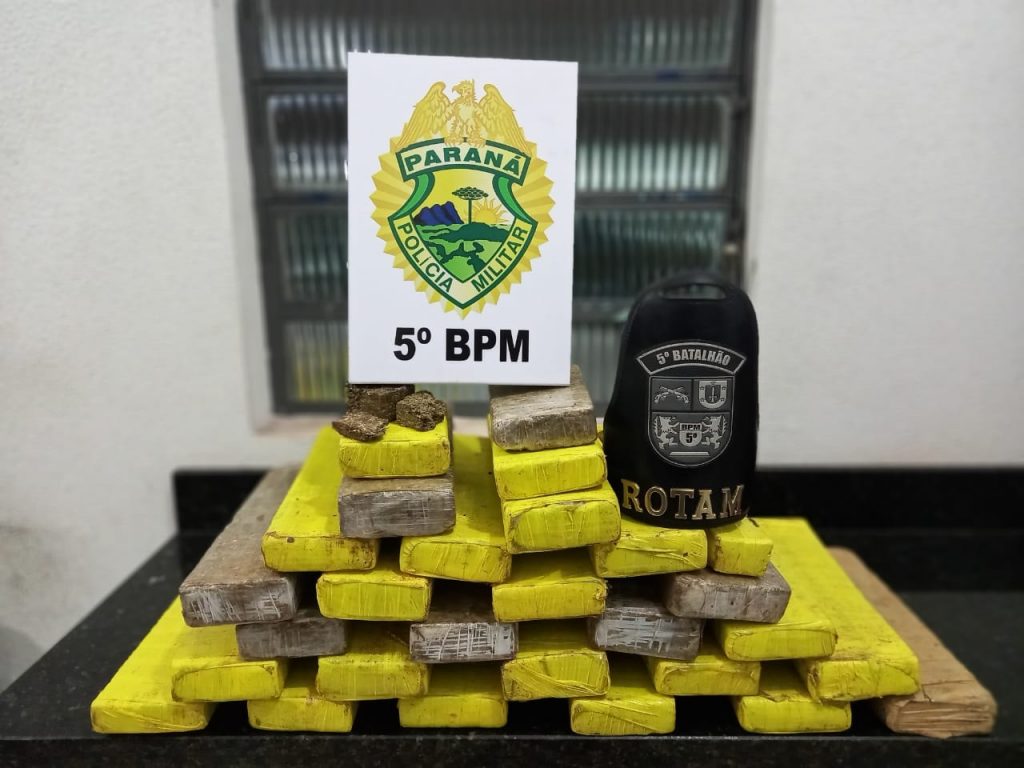 PM apreende grande quantidade de maconha que estava enterrada em mata em Londrina