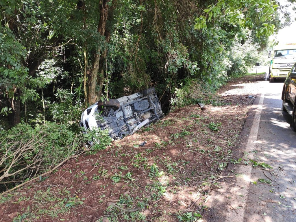 PRF atende acidente com feridos em Cantagalo