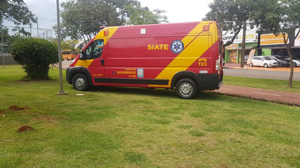 Homem de 38 anos fratura o dedo em queda de bicicleta na ciclovia, no Bairro São Cristóvão
