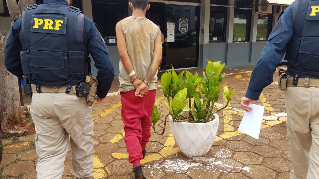 PRF prende motorista que empreendeu fuga na BR-277, em Cascavel