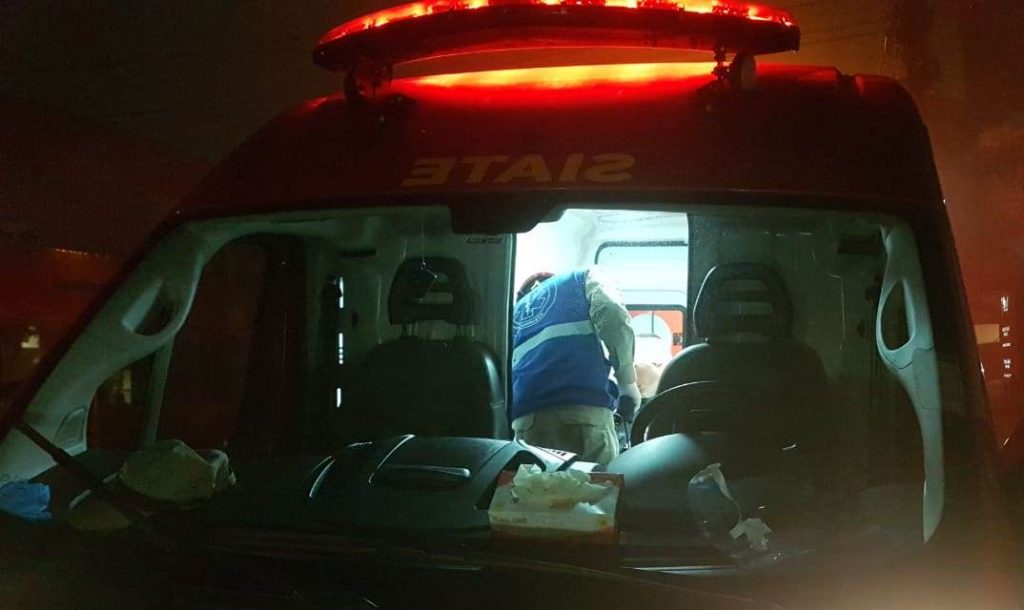 Confusão em festa familiar de ano novo deixa dois homens feridos no centro de Cascavel