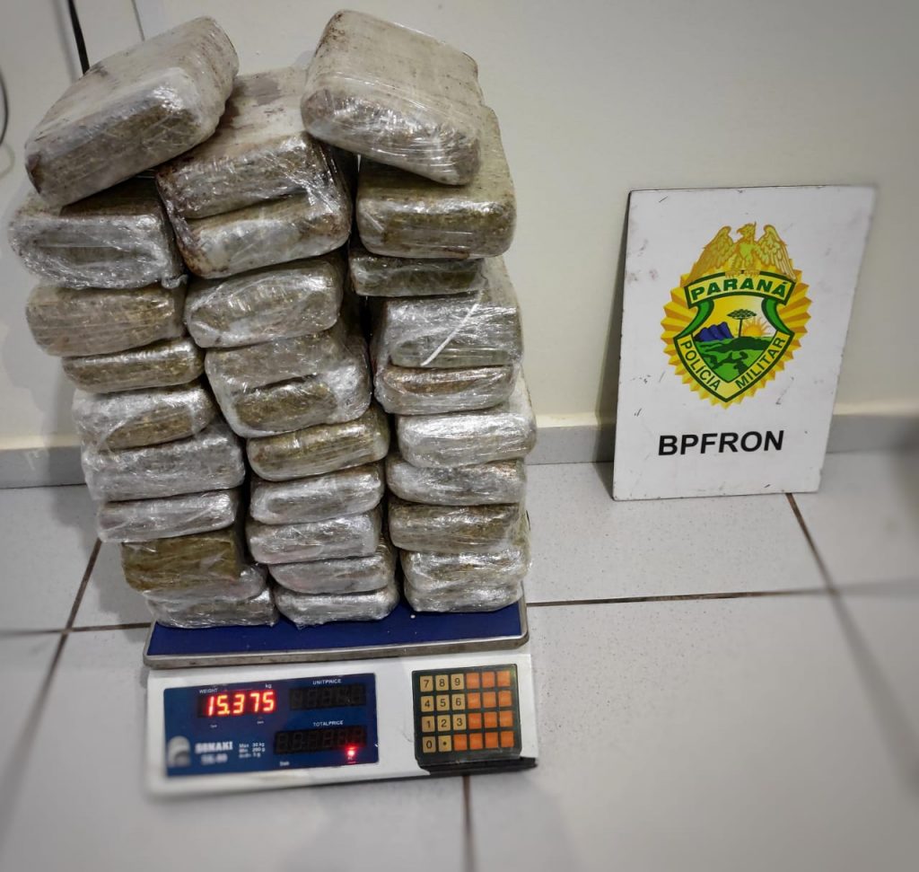 BPFron apreende 15 kg de maconha durante fiscalização a ônibus em São Miguel do Iguaçu