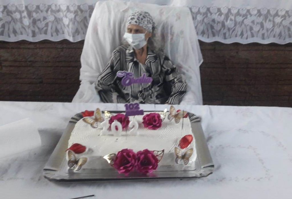 Dona Hercília Cubas Oliveira, moradora do São Cristóvão, comemora 102 anos de vida