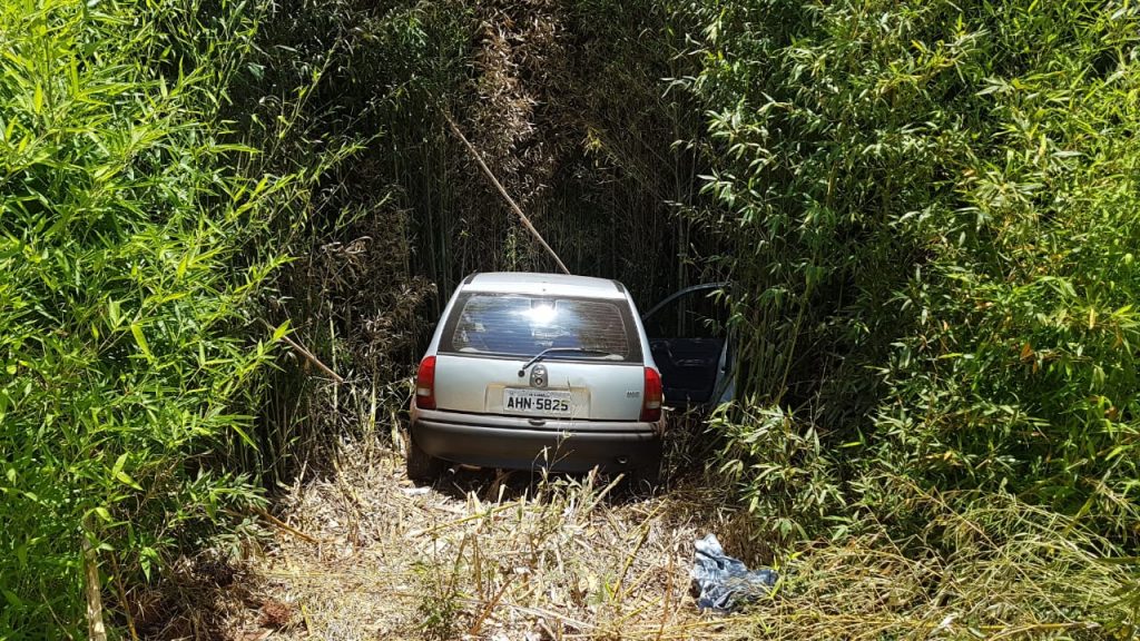 Corsa furtado em Corbélia e utilizado em ação criminosa é localizado em Cascavel