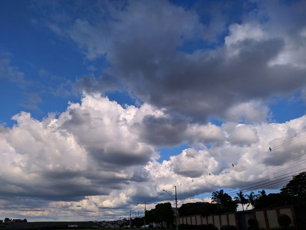 Semana ‘começa’ com sol entre nuvens e poucas chances de chuva em Cascavel