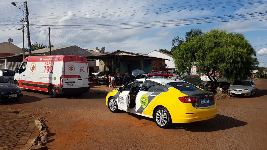 Homem é ferido por golpes de faca na Rua Rio Tibagi, no Bairro Brasmadeira; suspeito foi detido