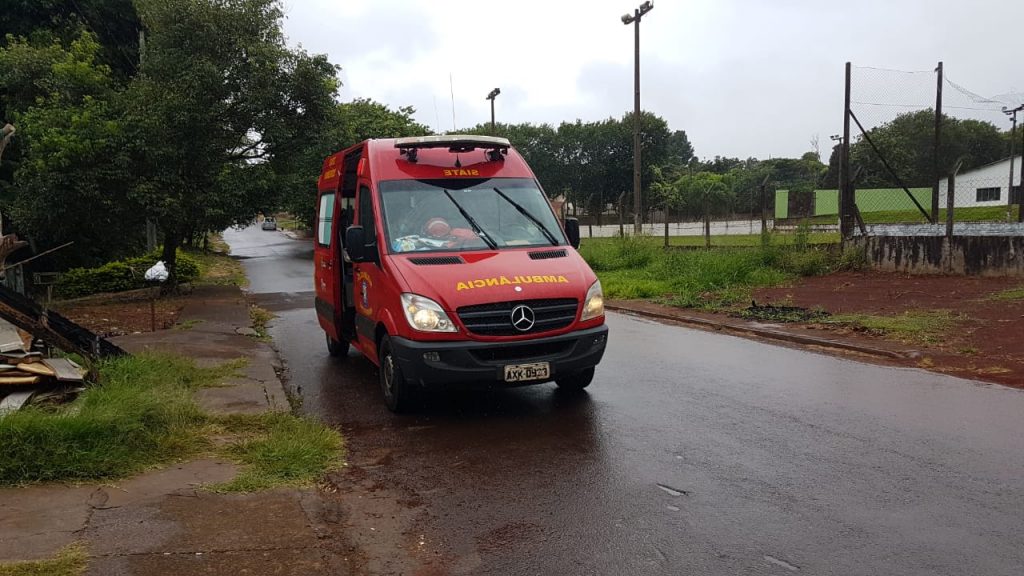Idoso de 78 anos fica ferido ao sofrer queda no Bairro Santa Cruz
