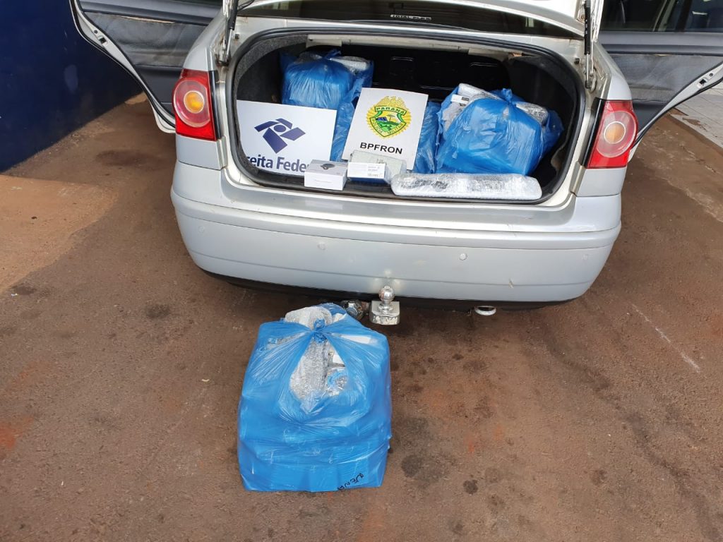 Receita Federal apreende carro com material de acesso à internet contrabandeado