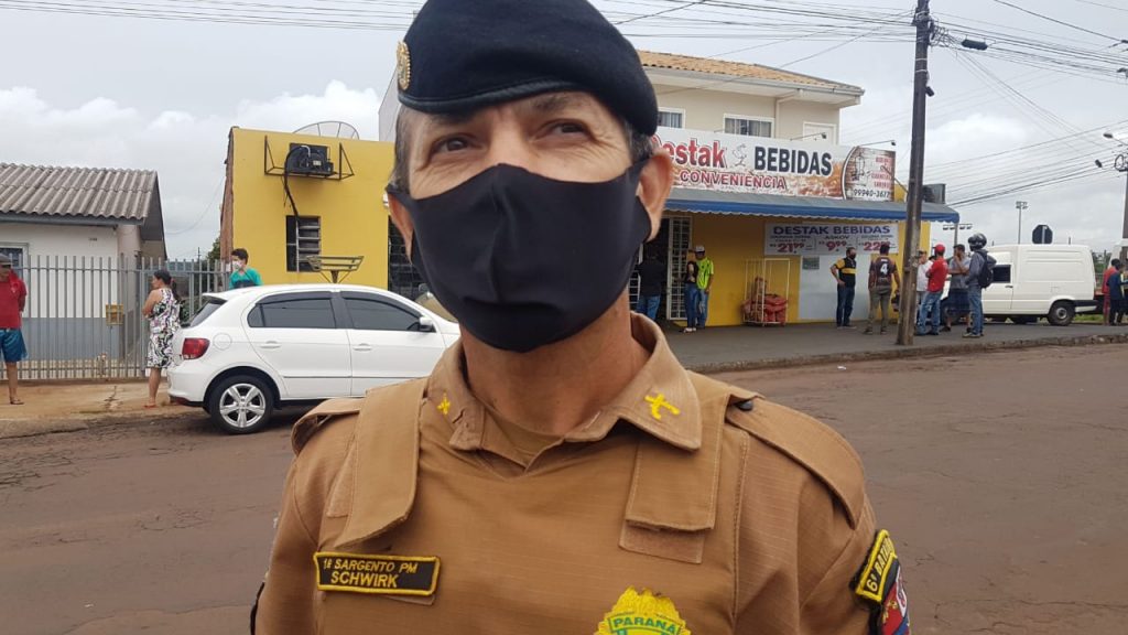 Arma usada para balear comerciante no Jardim Colonial foi abandonada no local do crime