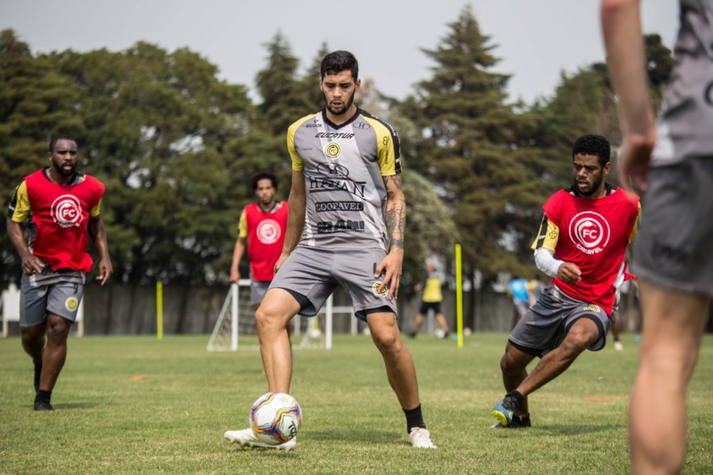 Iniciando pré-temporada, elenco do FC Cascavel se reapresenta no próximo dia 13