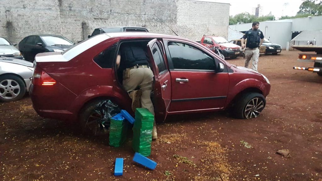 Carro com carregamento de maconha é apreendido pela PRF às margens da BR-277