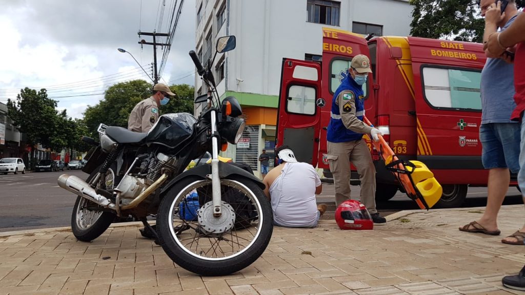 Entregador fica ferido ao se envolver em acidente na Rua Rio Grande do Sul, no Centro Entregador fica ferido ao se envolver em acidente na Rua Rio Grande do Sul, no Centro