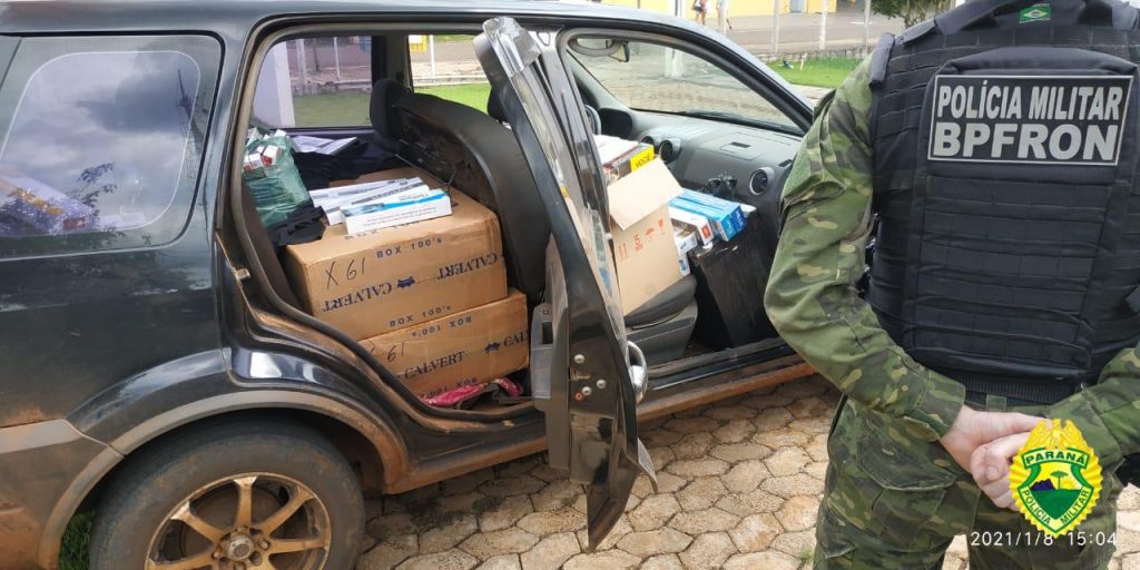 Veículo carregado com cigarros contrabandeados é apreendido pelo BPFron em Realeza Veículo carregado com cigarros contrabandeados é apreendido pelo BPFron em Realeza