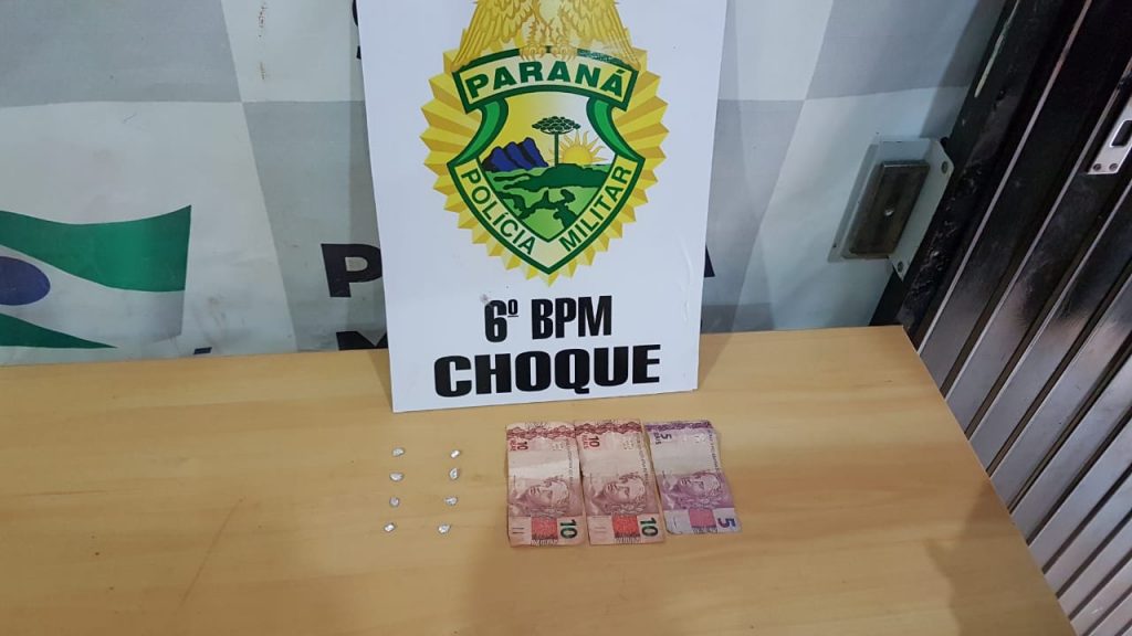 Dupla é detida pelo Pelotão de Choque com 8 pedras de crack e quantia em dinheiro no Alto Alegre