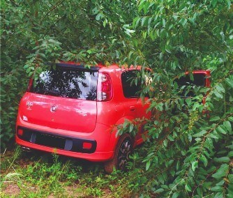 Fiat Uno tomado de assalto na PR-180 é recuperado em Mariluz