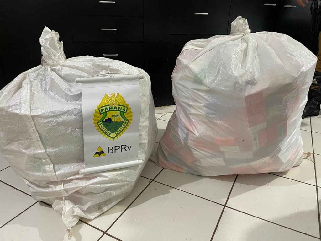 PRE apreende aparelhos eletrônicos contrabandeados em Cruzeiro do Oeste PRE apreende aparelhos eletrônicos contrabandeados em Cruzeiro do Oeste