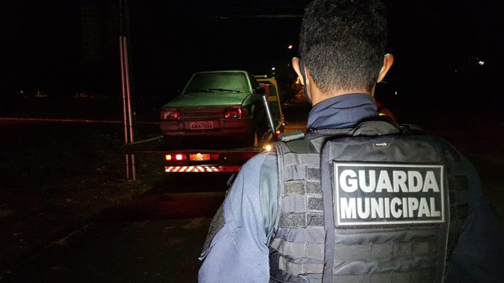 Em patrulhamento, GM recupera Escort furtado