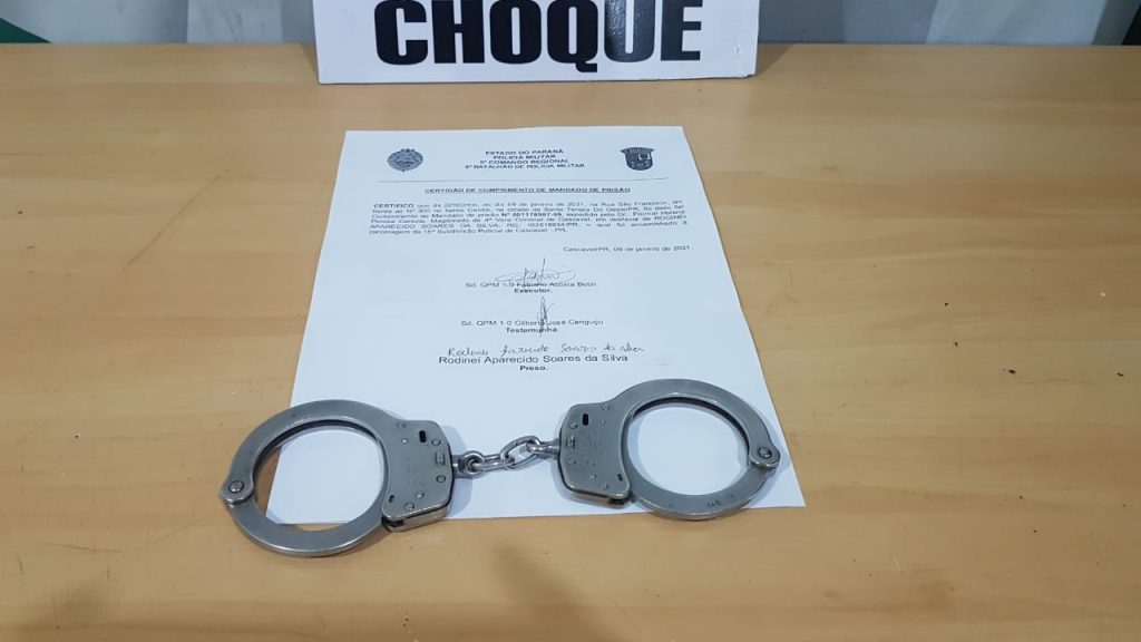Homem com mandado julgado por tráfico de drogas é preso pelo Choque em Santa Tereza do Oeste