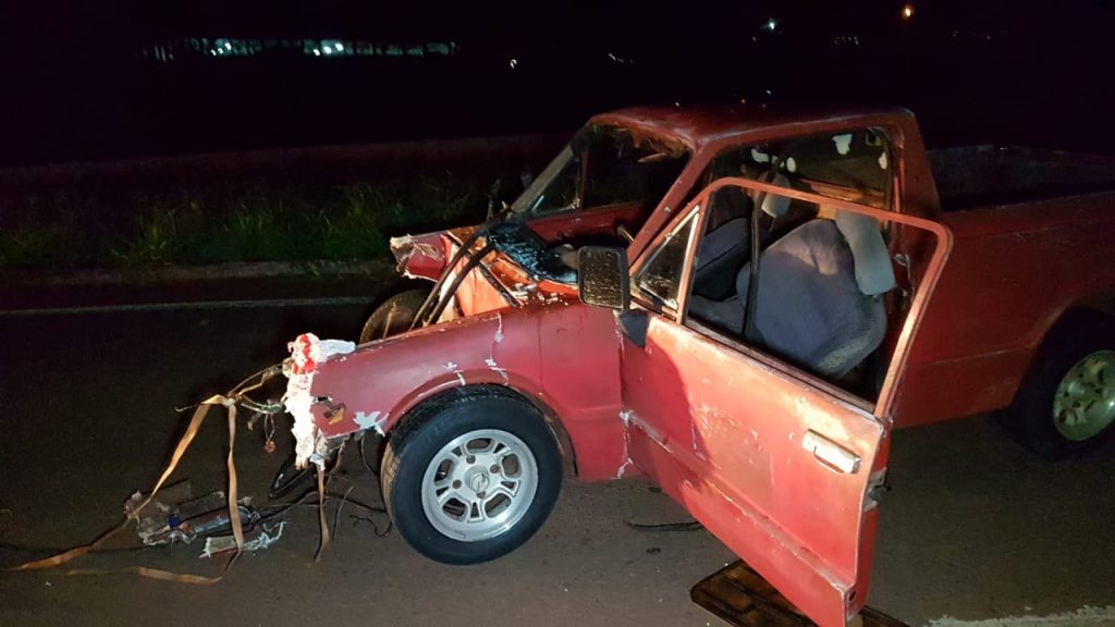 Grave acidente na PRc-467: picape atinge traseira de Verona, que era empurrado por homem e o filho de 9 anos