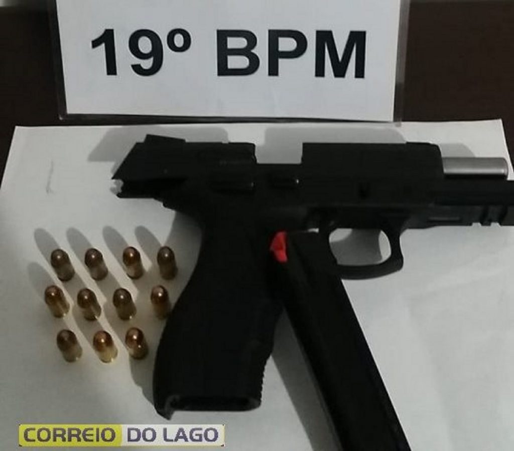 PM aborda condutor de Land Rover e apreende pistola 380