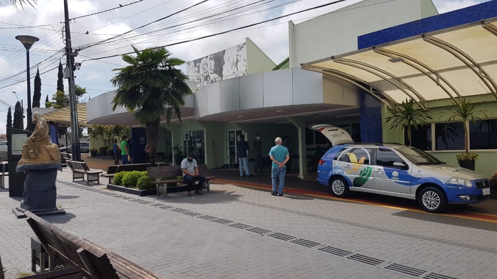 Ninguém atende: “Telefone da Acesc só funciona para ouvir a música de espera”