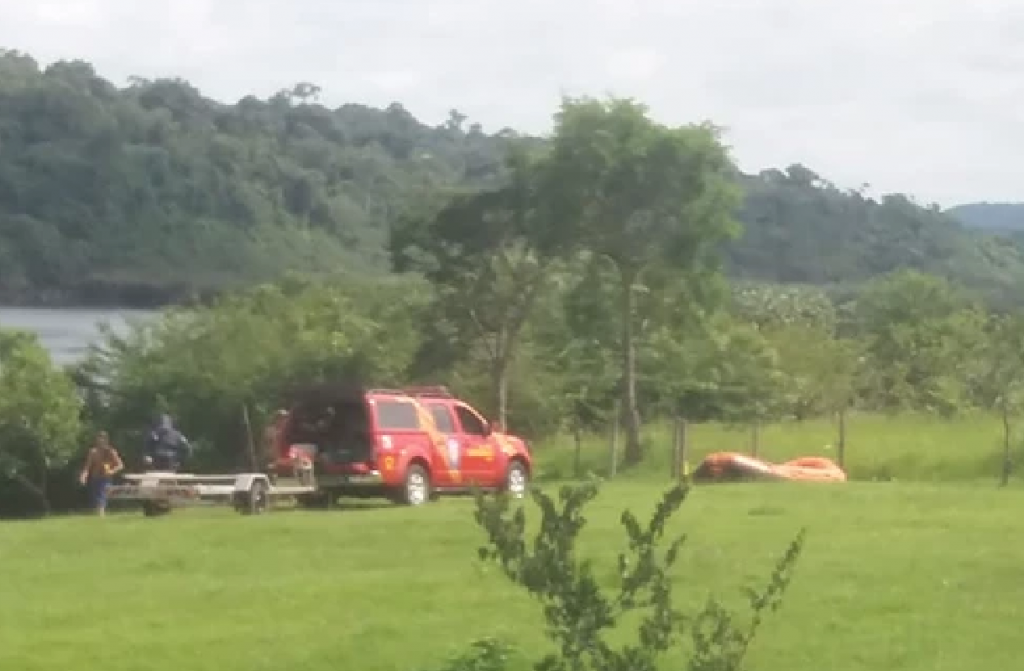 Corpo de Bombeiros de Capanema localiza corpo de homem que estava desaparecido no Rio Iguaçu