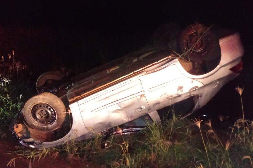 Motorista capota carro e morre na hora na rodovia PR-559