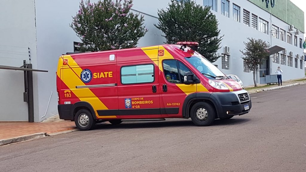 Idoso de 86 anos cai em banheiro de residência e é socorrido pelo Siate na Rua da Bandeira