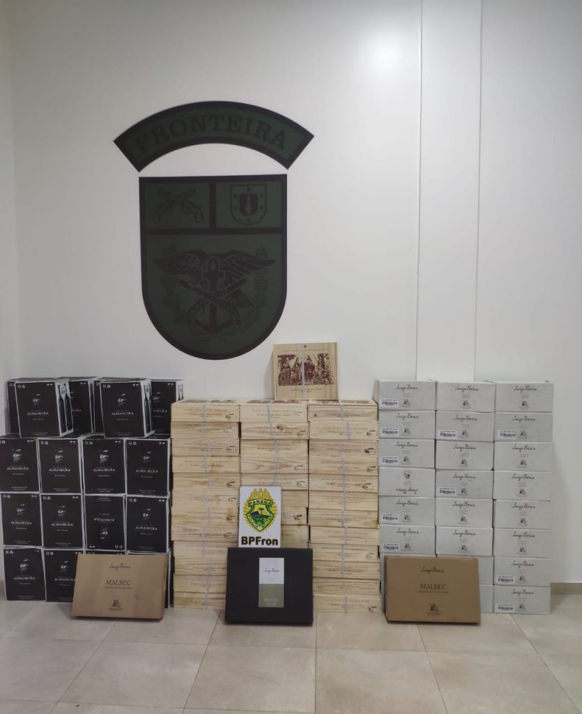 BPFron apreende bebidas de origem estrangeira durante a Operação Hórus em Barracão