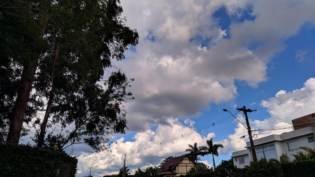 Quarta-feira será quente com condições de chuva em Cascavel