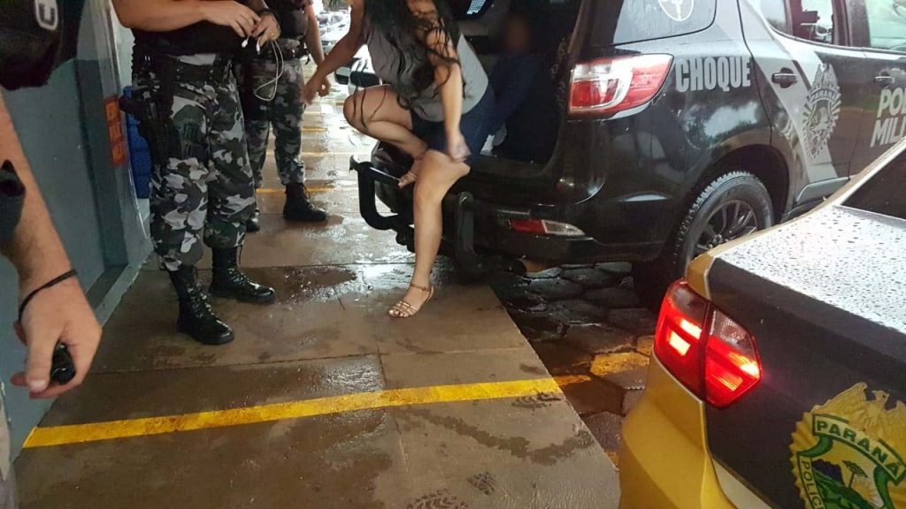 Choque e UPS Norte detêm 5 pessoas com cocaína, maconha e diversos objetos no Interlagos