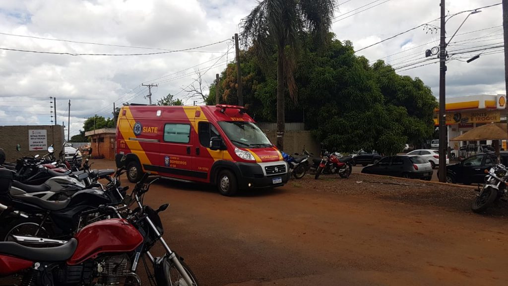 Trabalhador se fere com máquina ao cortar tubo em empresa na Rua Pio XII, no Bairro Neva