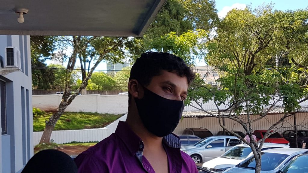 Acusado e vítima de crime no caso-GM presta depoimento e conversa com a imprensa