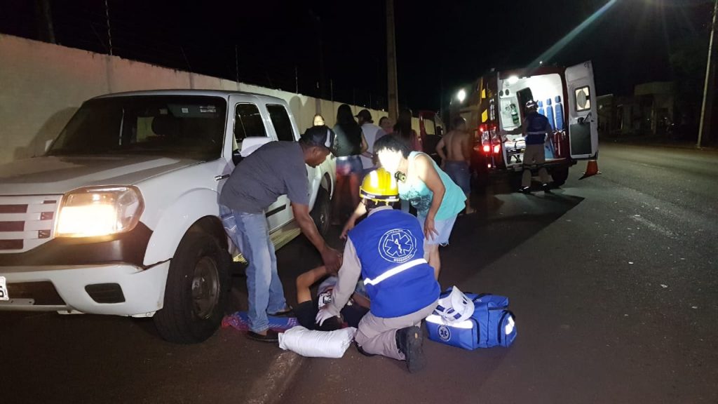 Homem é atropelado por Ford Ka na Rua Jacarezinho, na região do Bairro Brasília