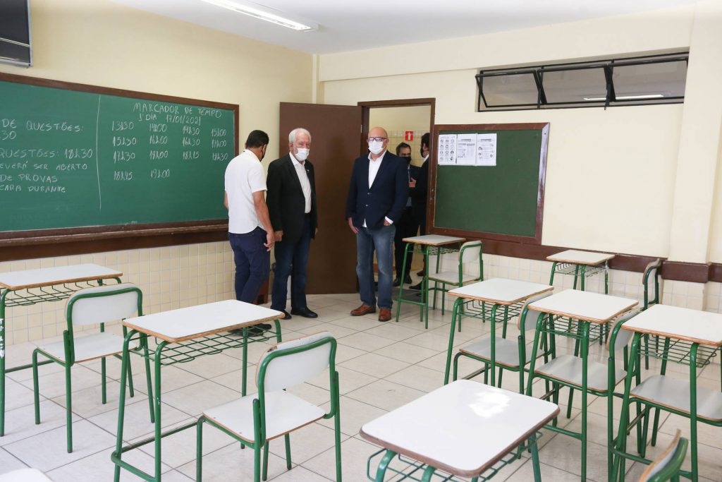 Paraná é exemplo de prevenção na aplicação da prova do Enem, diz ministro da Educação