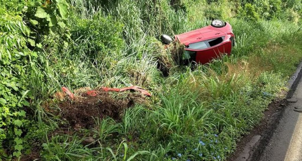 Quatro pessoas são atendidas após capotamento na rodovia BR-163, em Santo Antônio do Sudoeste