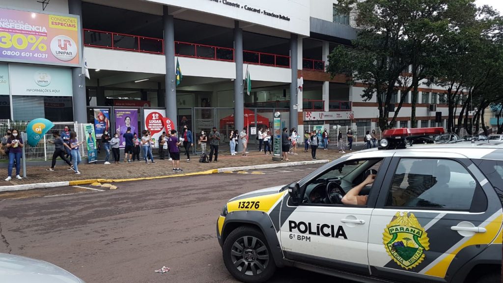 Estudantes encerram a primeira prova do Enem; segundo exame acontecerá no próximo domingo (24)
