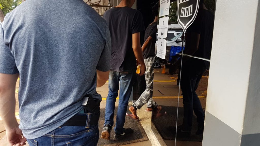 Quatro são detidos pelo GDE em ação contra o tráfico de drogas em Cascavel