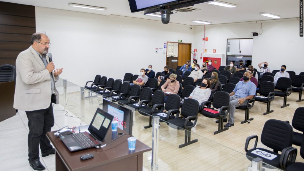 Câmara capacita vereadores e assessores com curso sobre processo legislativo