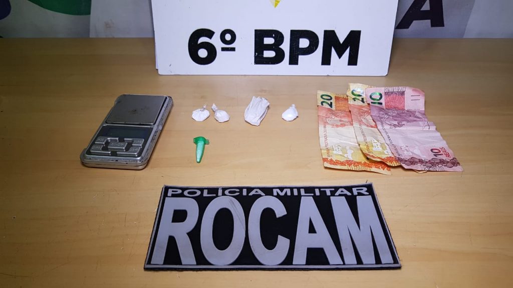 Rocam apreende cocaína e detém jovem de 18 anos no Parque dos Ipês, em Cascavel
